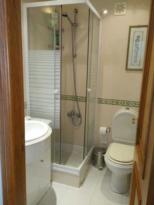 Quarto com casa de banho privativa - Suite - São Domingos de Rana