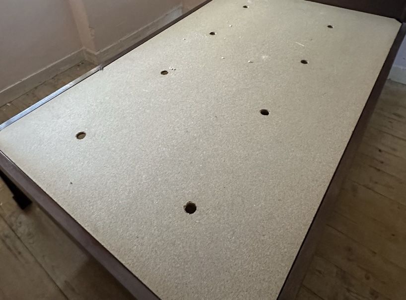 Mobília de Quarto (Madeira maciça)