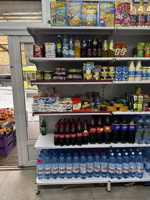 Стеллаж з поличками