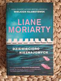 Dziewięcioro nieznajomych Liane Moriarty