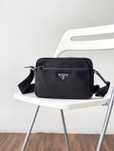 Сумка messenger Prada оригінал