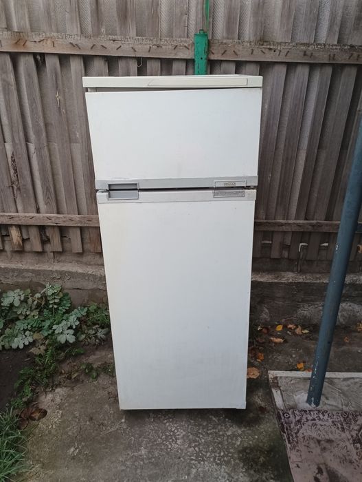 Холодильник не работает.