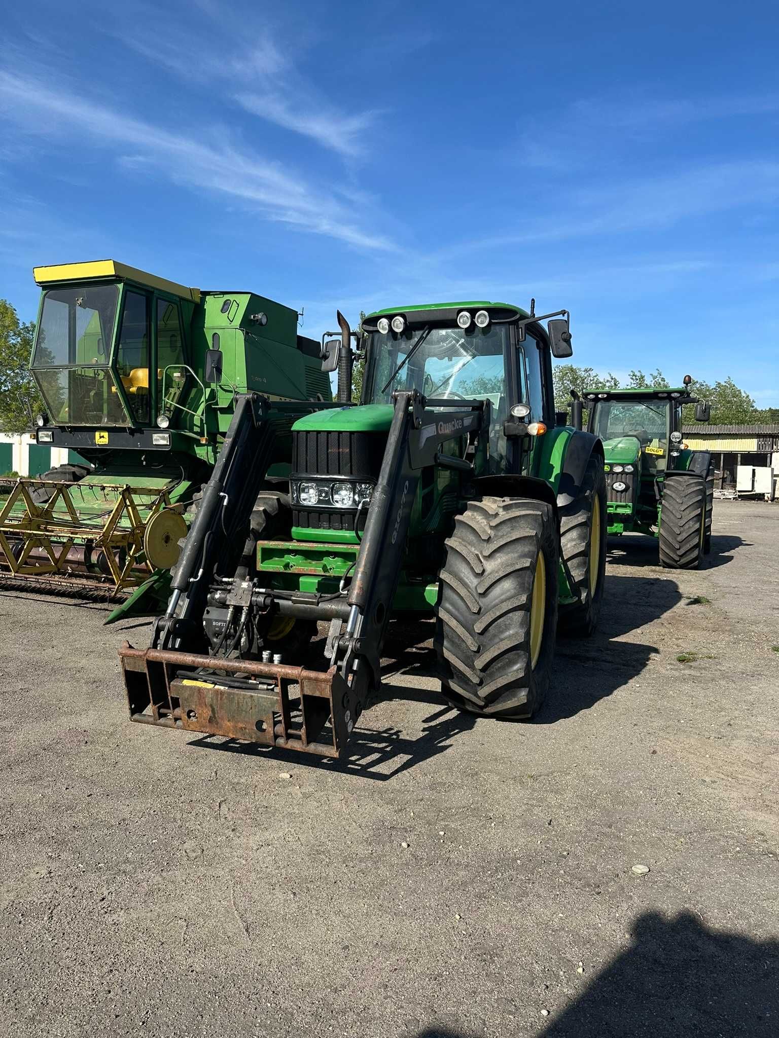 Трактор John Deere 6930 Premium з фронтальним навантажувачем