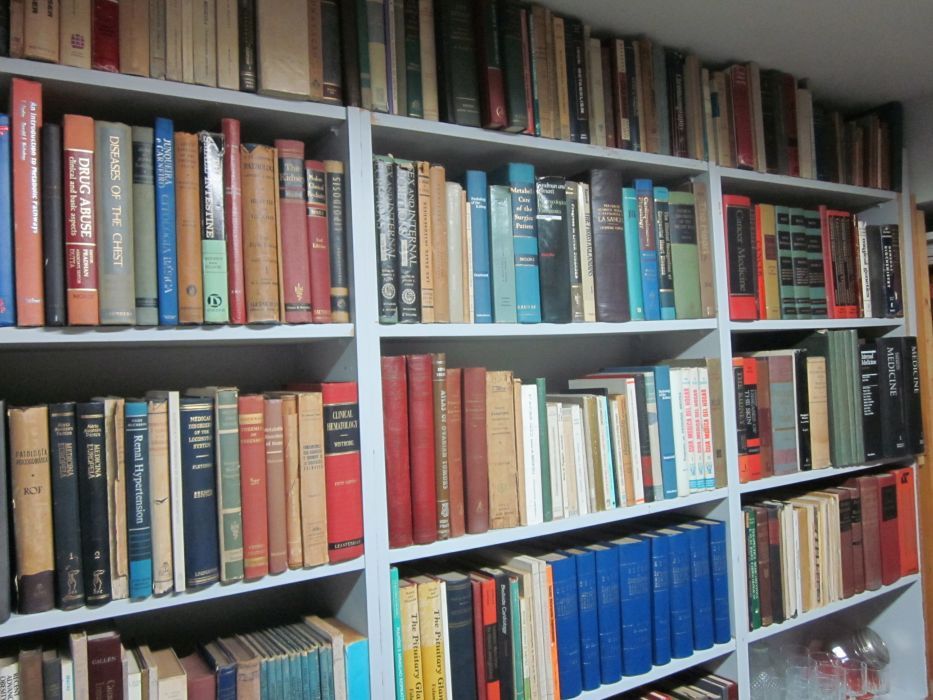 Biblioteca de ENDOCRINOLOGIA (aprox. 1300 Livros)