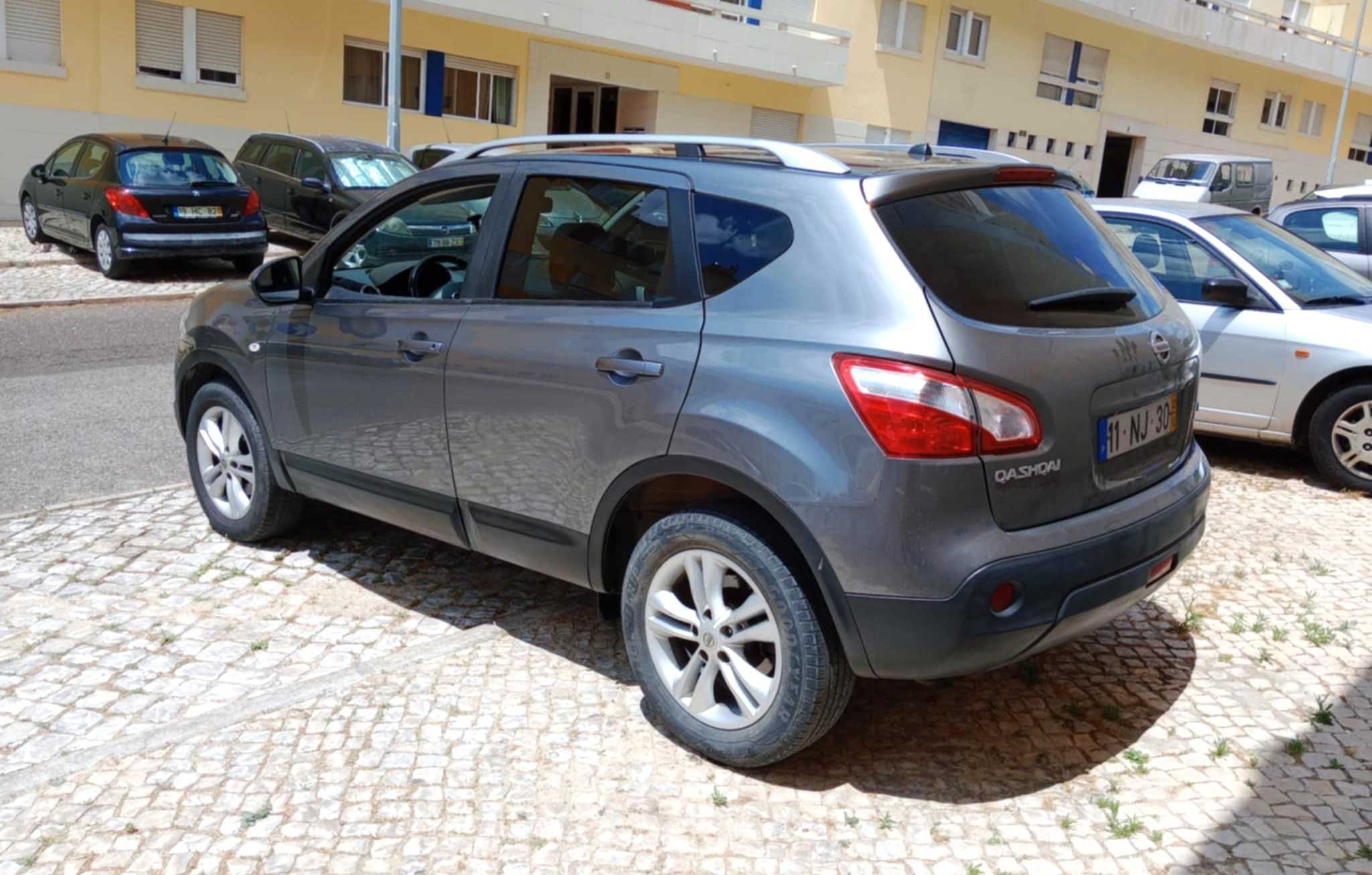 Nissan Qashqai 1.5 dci 110 cavalos com caixa de 6 e tecto panorâmico
