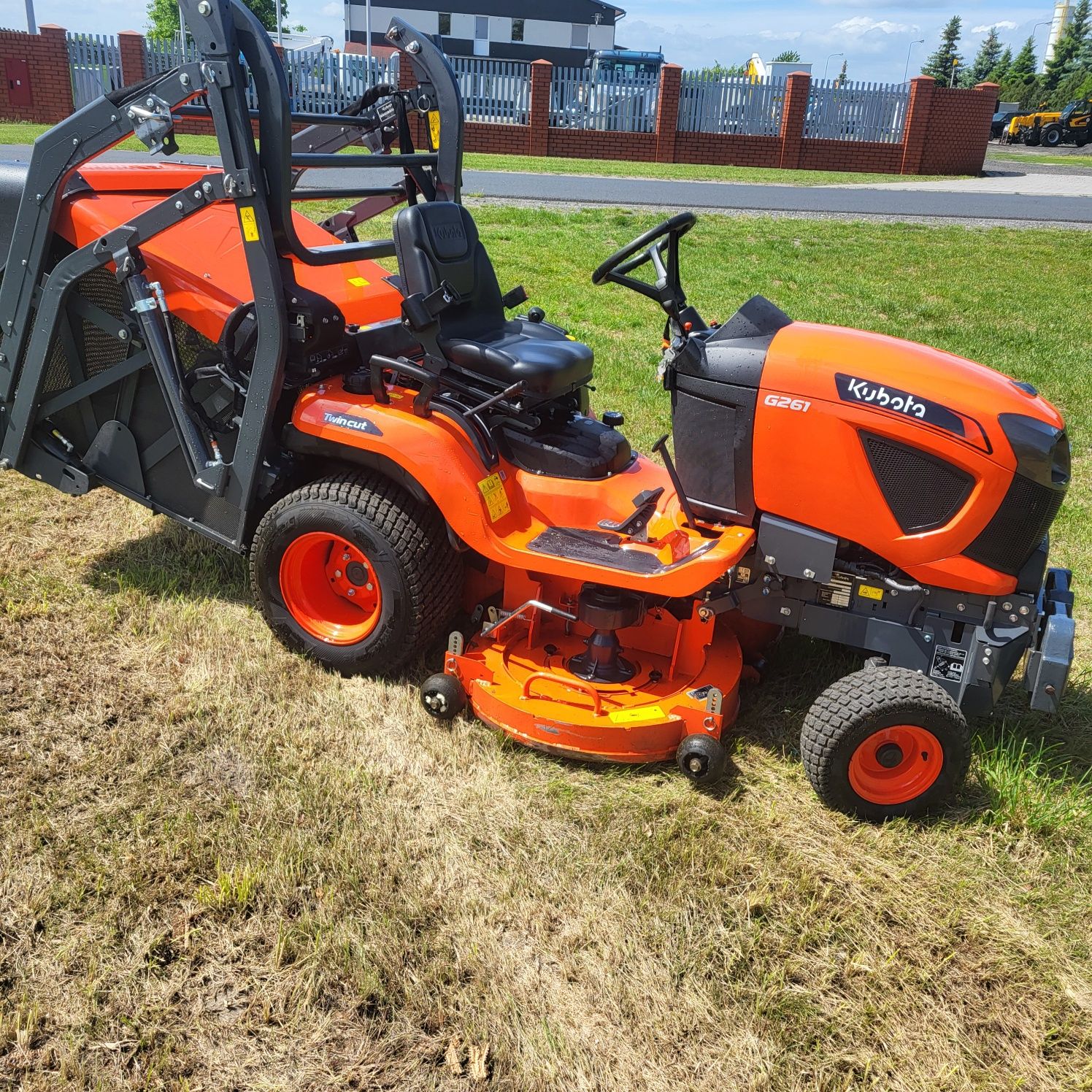 Kosiarka kubota g261