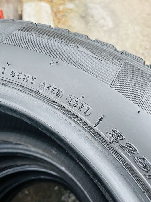 Зимняя резина Roadstone WinGuard ice 225/65/17 102Q