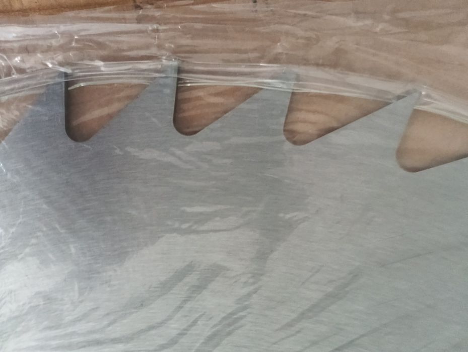 Tarcza do cięcia drewna 600 x30x4 mm zwykła bez widii