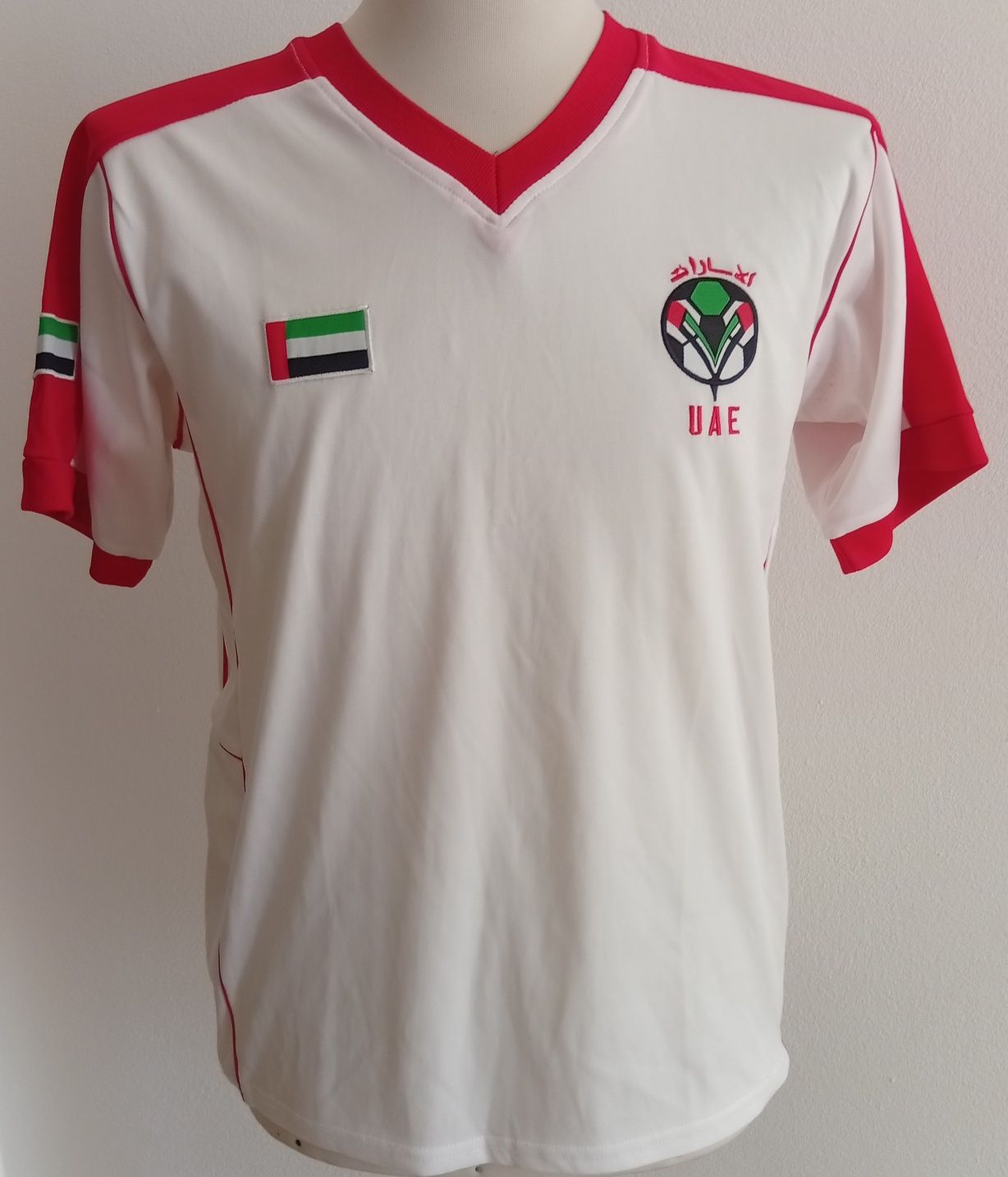 Conjunto de camisolas de futebol de clubes e seleções
