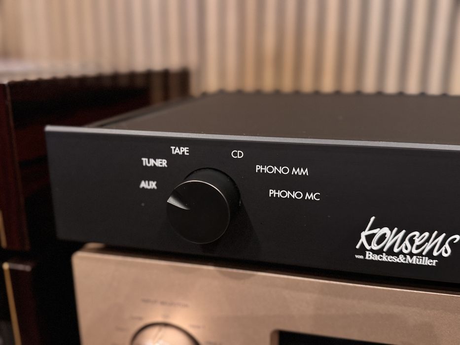 Profesjonalny przedwzmacniacz Konsens Backer & Muller XLR phono