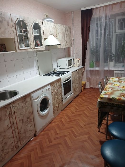 Без хозяев МетроДарница,Левобережная Черниговская