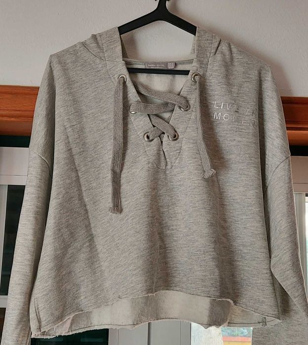 Camisola Bershka (cinza e outra rosa)