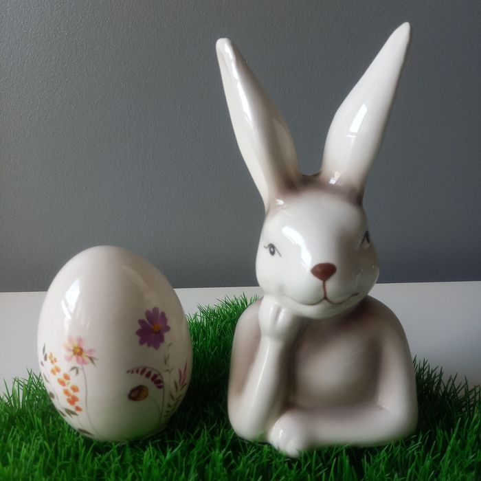 Zając myśliciel ozdoba