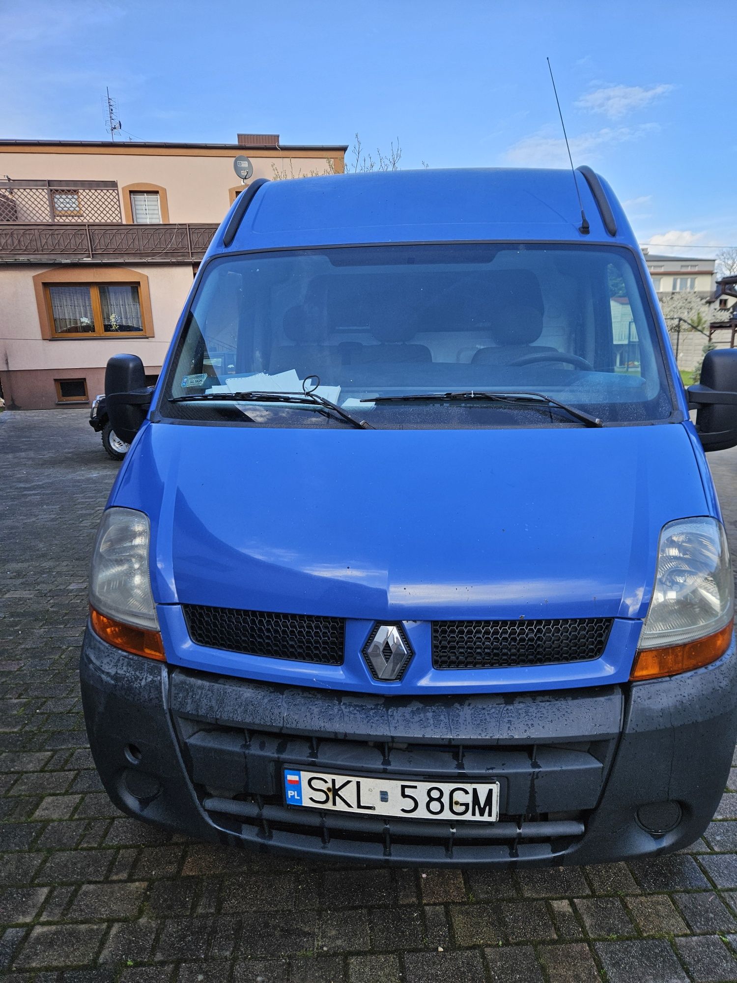 Renault Master 2.5 DCI 120 koni