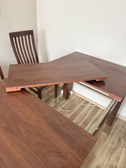 Stół rozkladany + 4 krzesla - zestaw, jadalnia, salon