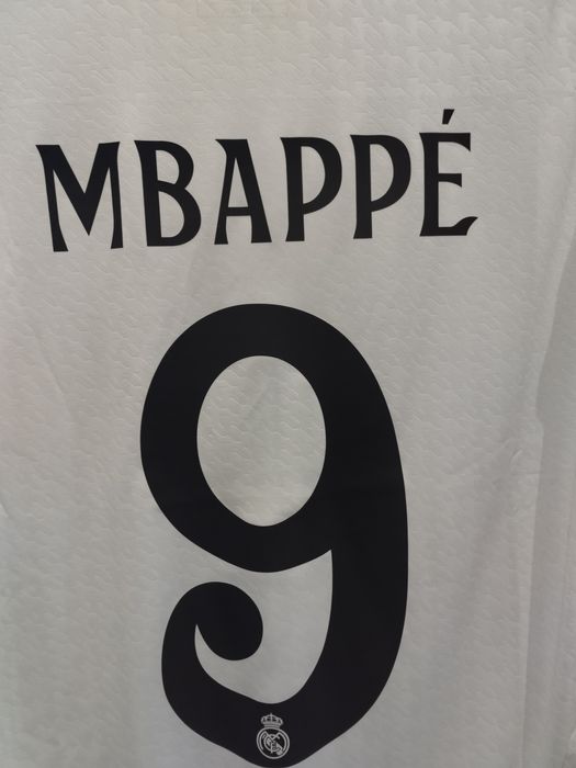 Camisola futebol Real Madrid jogador Mbappé