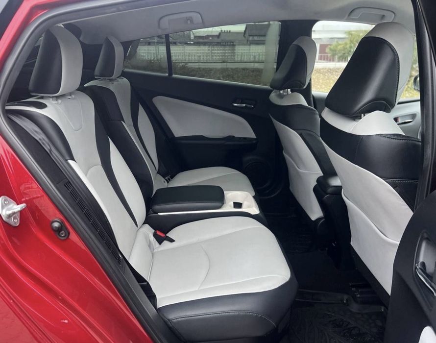 Продам гарного Prius Prime Plagin.100% рідним пробігом