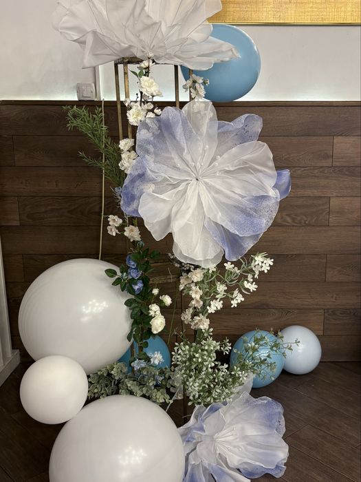 Фотозона, ростові квіти з органзи