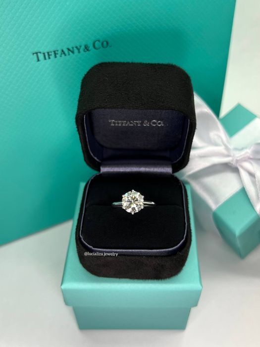 Золотое Кольцо в стиле Tiffany с бриллиантом 2.50ct