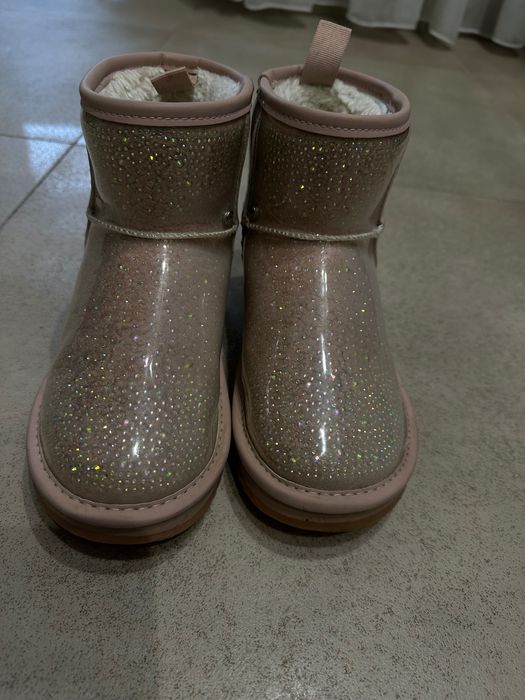 Угги на девочку. Стелька 20,5 ( 36 размер)