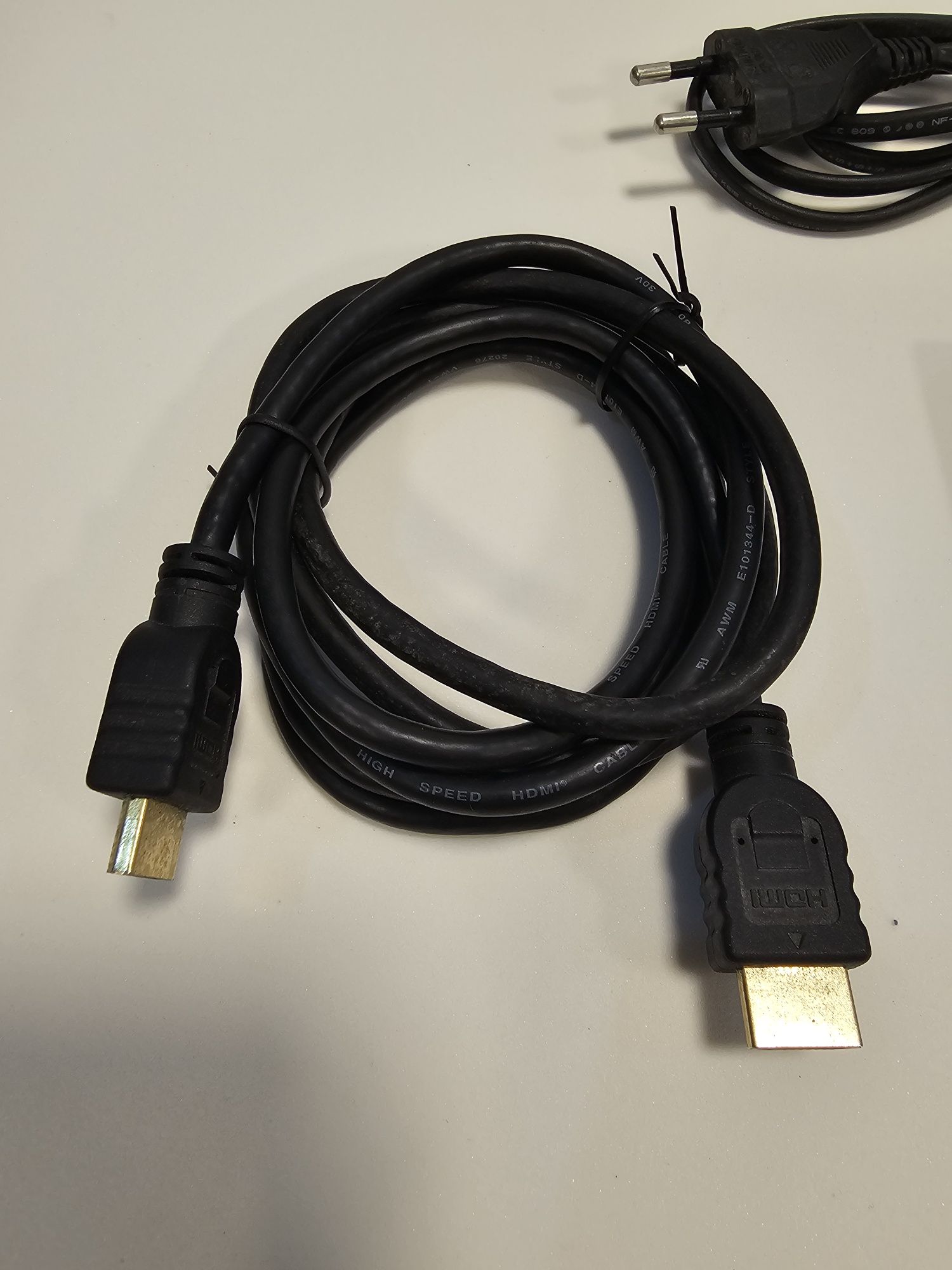 Playstation TV .

Com cabo hdmi 
Transformado