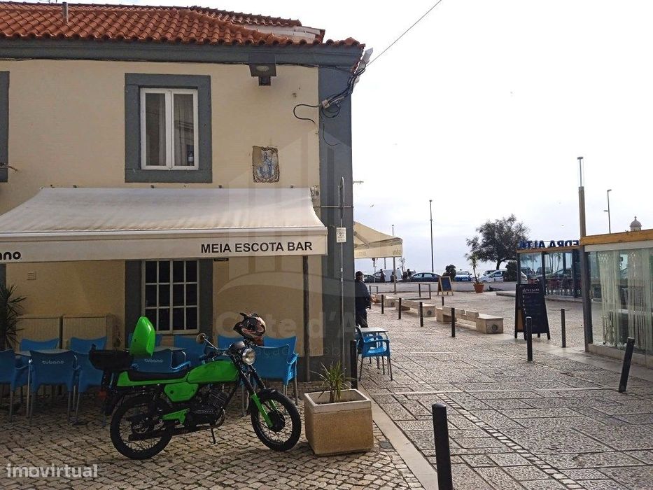 Prédio em Sesimbra junto á praia