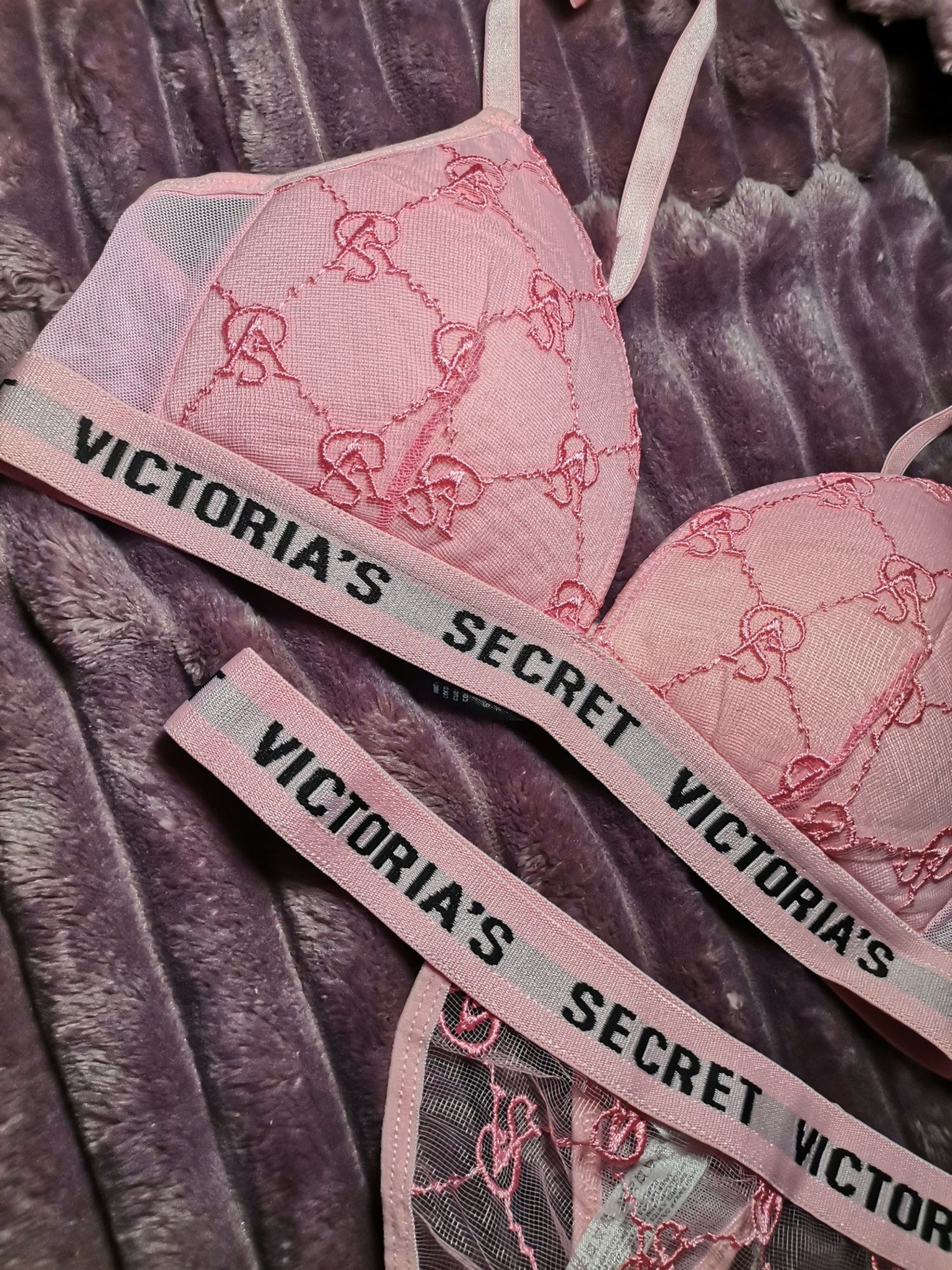 Комплект білизни Victoria`s Secret