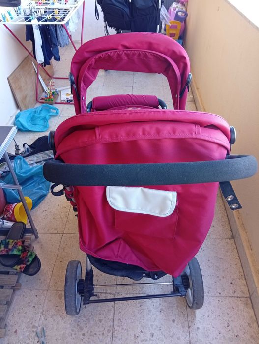 Carrinho de gêmeos