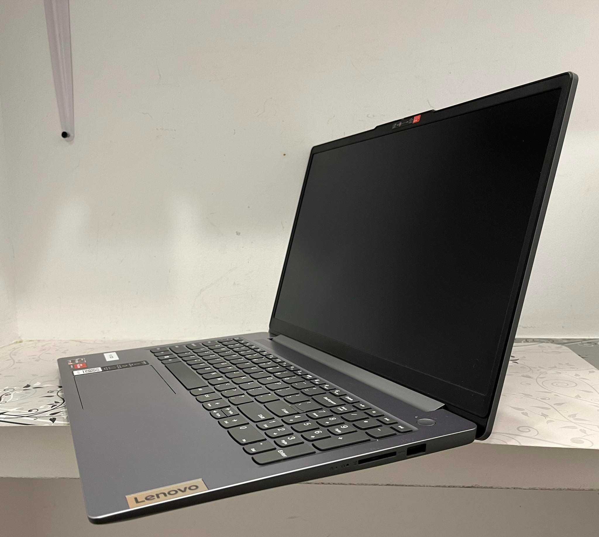 Lenovo IdeaPad Slim 3 15ABR8 Ryzen 5-7530U/8GB/512GB SSD/ WIN 11 Gwara