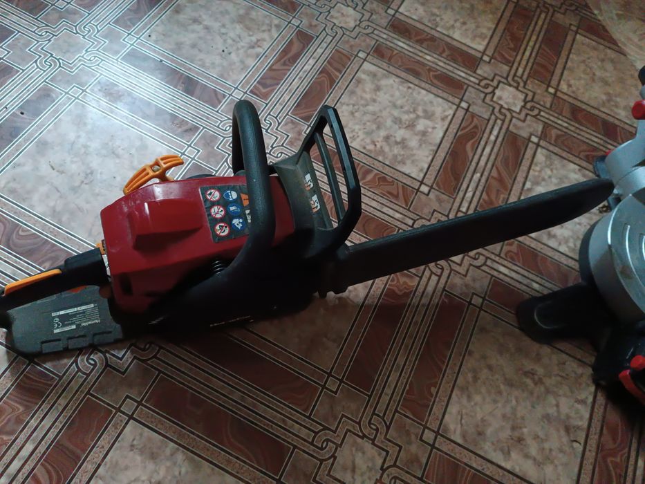 Бензопила Homelite HCS3335A