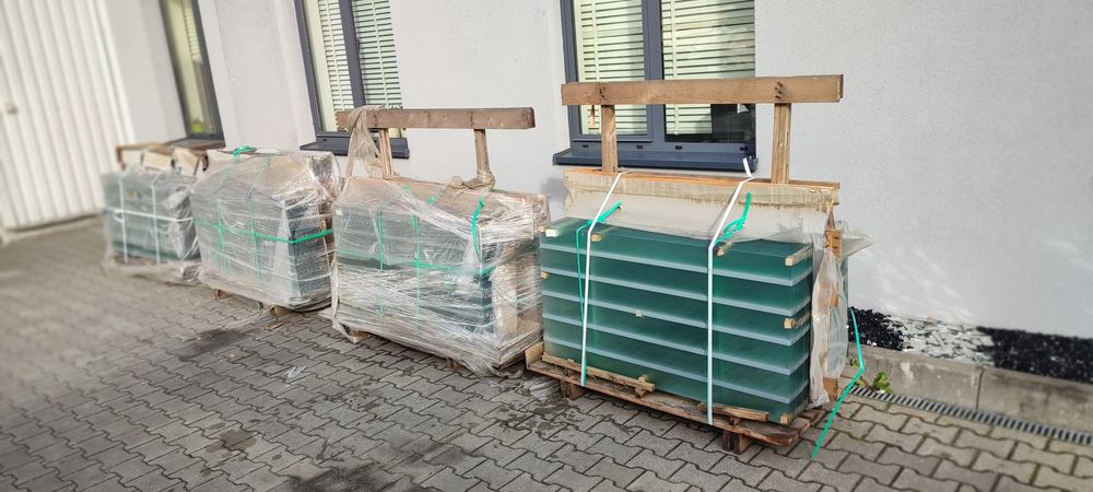 Szyby laminowane, hartowane nowe, doskonałe na balustrady 182  szt.