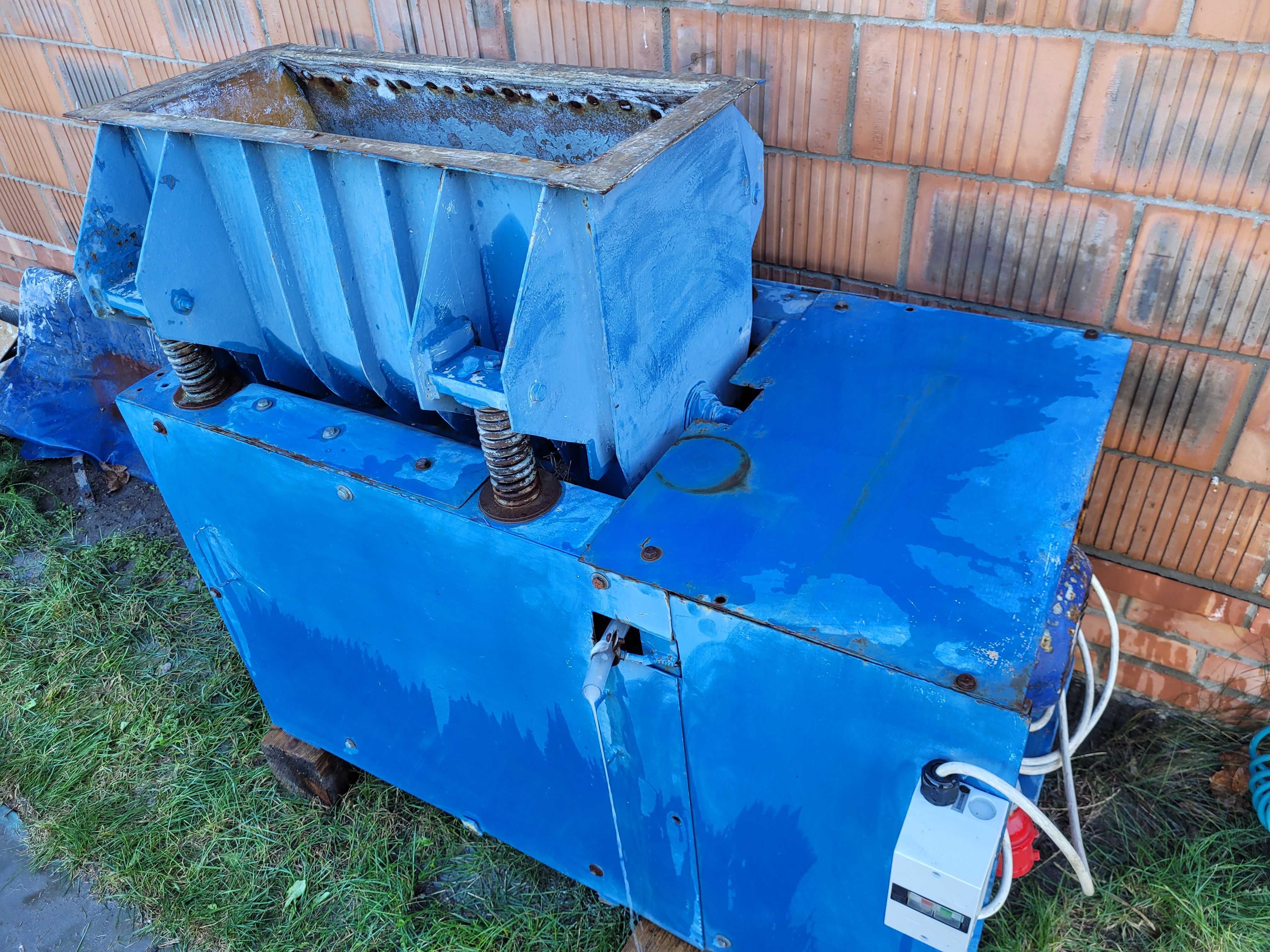 gratownica, wibrator rynnowy 700x300