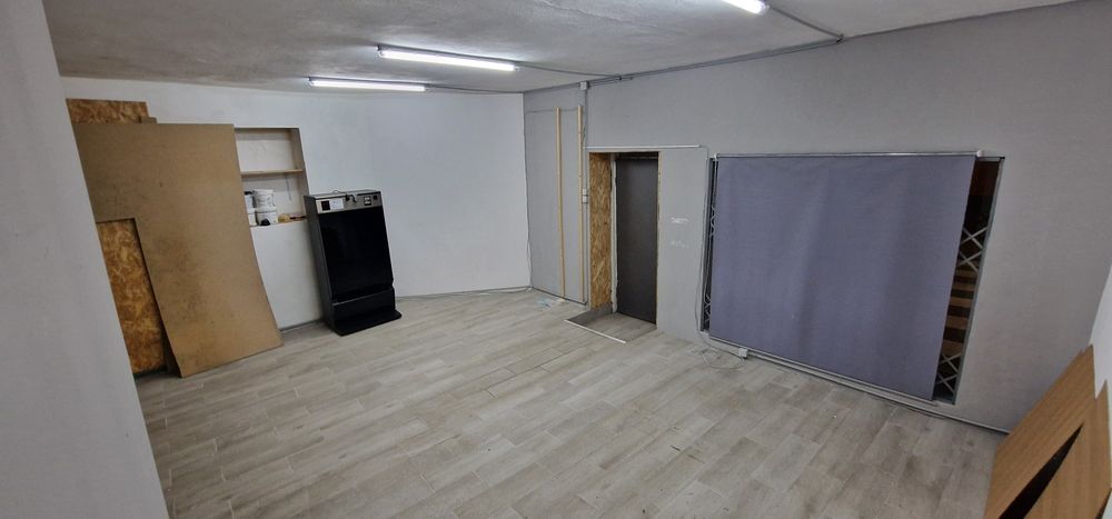 Espaço comercial /escritório [40m² c/ WC])