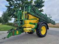 Opryskiwacz John Deere 832i, 2013 r., 30 m, Isobus, 9 sekcji, ładny