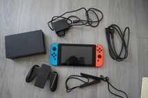 Vendo Nintendo Switch em ótimo estado + Jogos e Bolsa (opcionais)