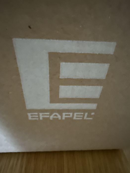 Tomadas e interruptores Efapel
