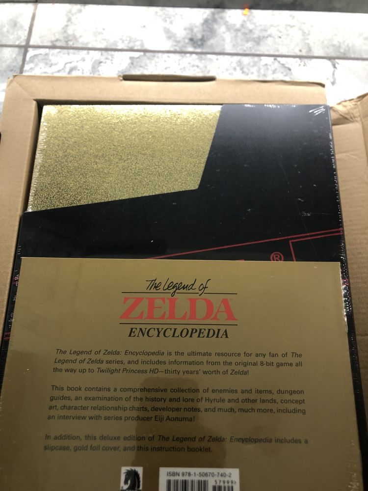 The Legend of Zelda Encyclopedia Deluxe Edition