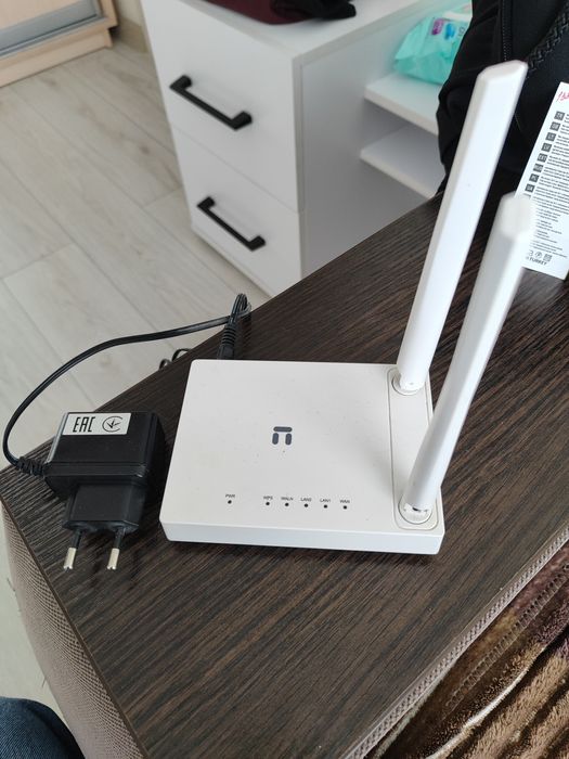 Продам роутер Wifi модель W1