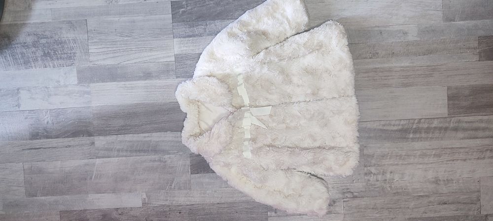 Шубка белоснежная на девочку 86р