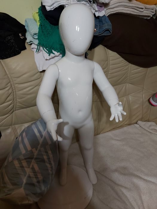 Ekspozytory dziecięce,dziecko manekin