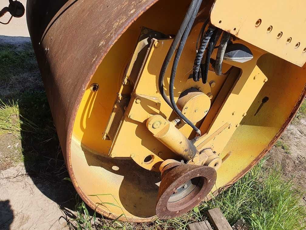 walec drogowy Stavostroj VH1000 części silnik cummins 3.9 pompa wał