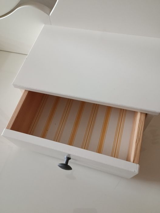 Toaletka Ikea i  krzeslo