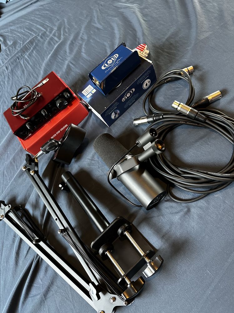 Shure SM7B com Scarlett 2i2 e Cloudlifter – Estado impecável