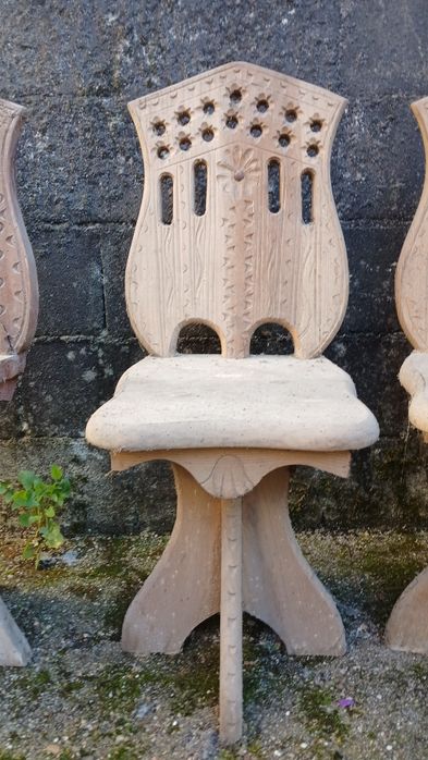 Vendo 3 cadeiras madeira trabalhadas à mão