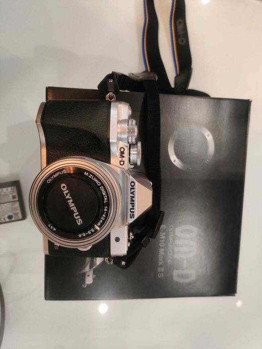 Sprzedam APARAT Olympus OM-D E-M10 Mark III S – Stan Idealny!