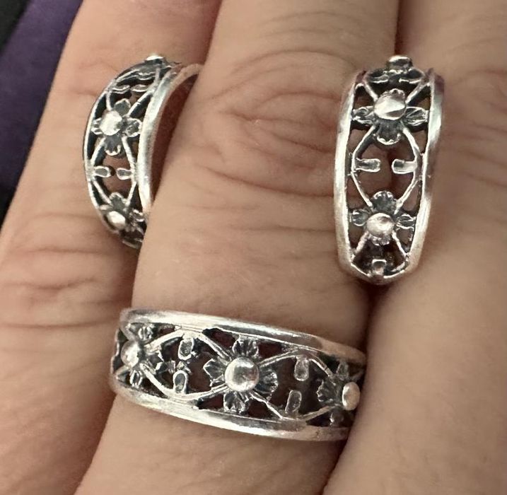Шикарний набір кільце та сережки срібло 925