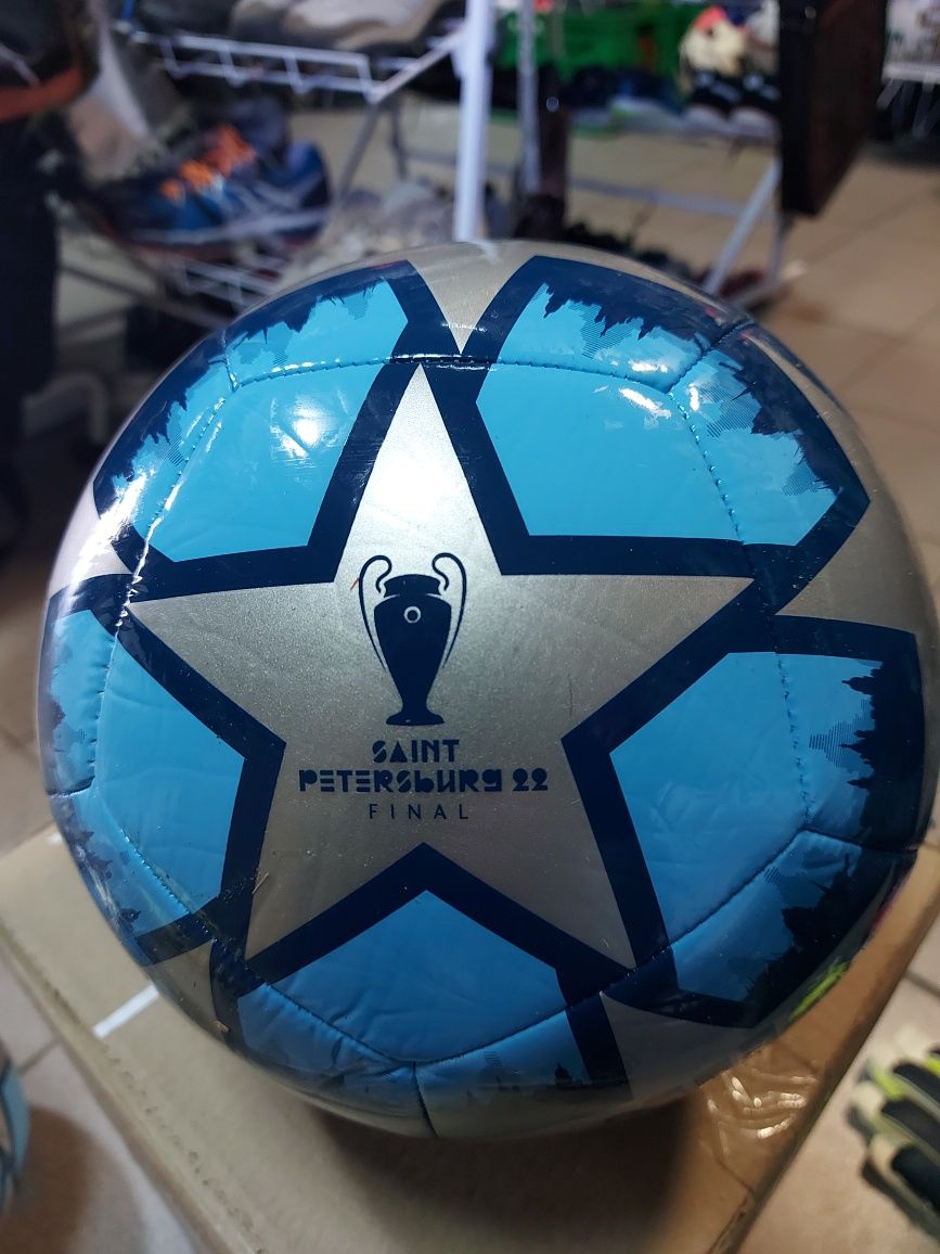 М'яч футбольний Adidas UCL Club St. Petersburg H57817