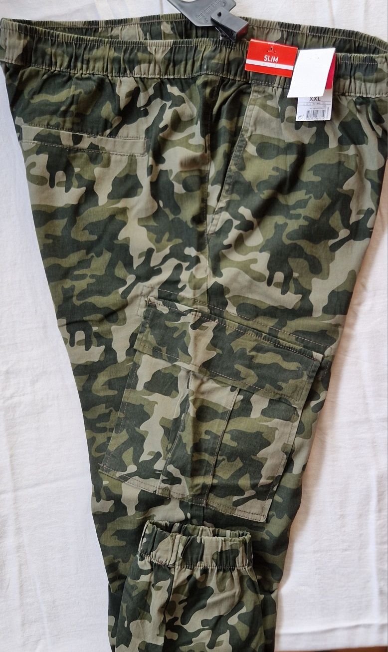 Calças em 100% algodão  xl xxl
Novas sem uso
Xl Xxl n 48-52
Pvp 28 eur