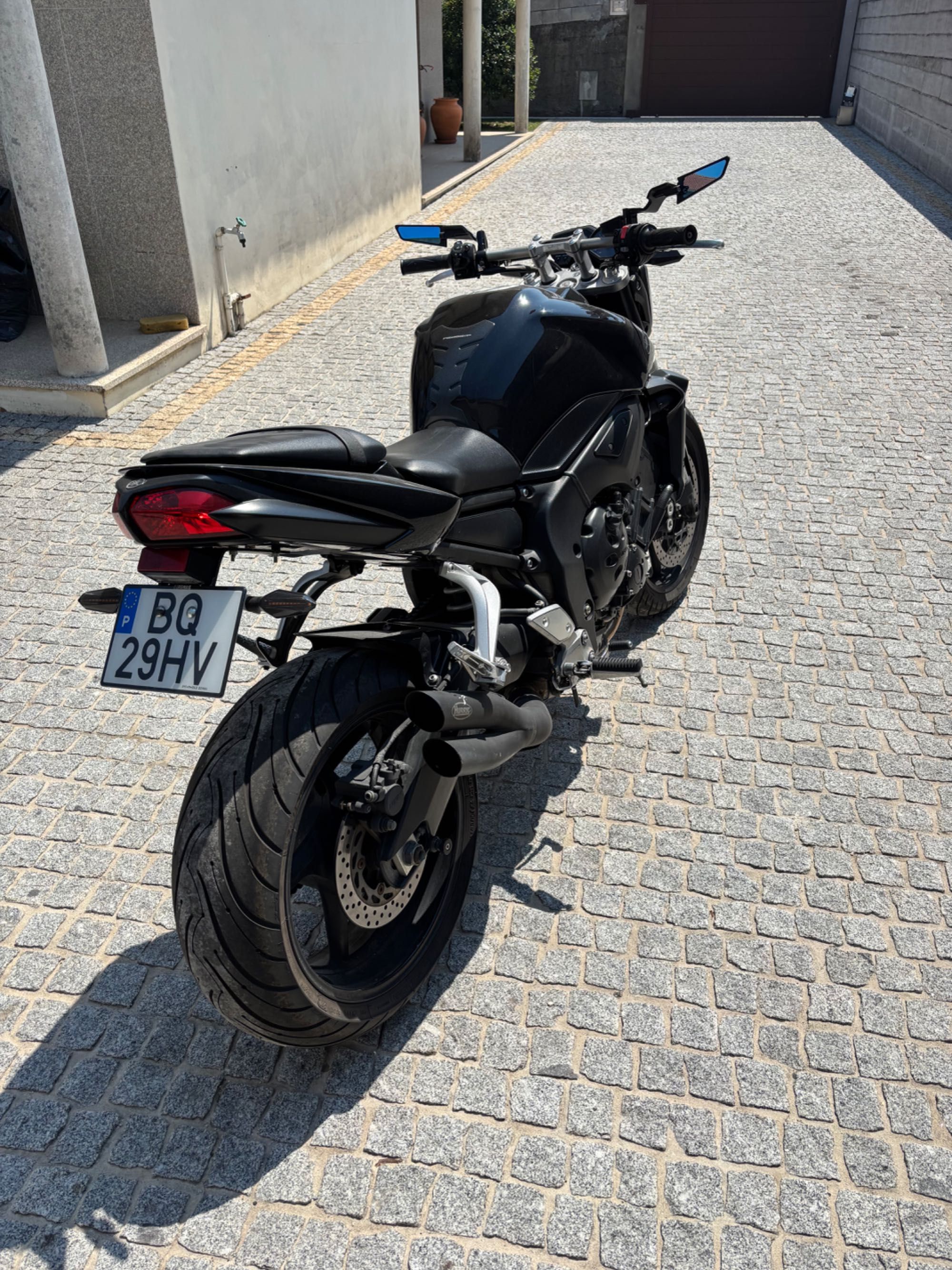 Yamaha FZ 1 , importada como nova