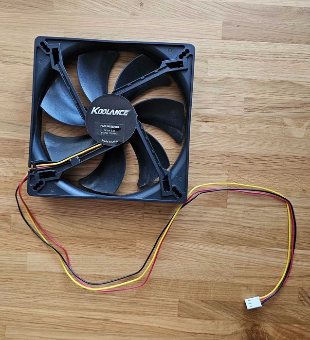 Wentylatory 140mm Koolance FAN-14025HBK (1700RPM / 91CFM)